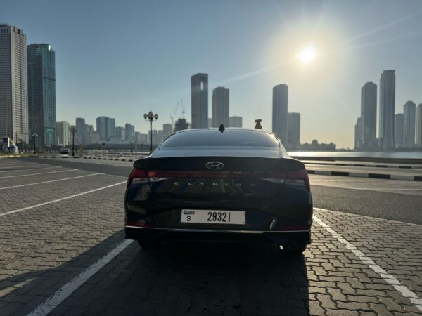 Hyundai Elantra 2022