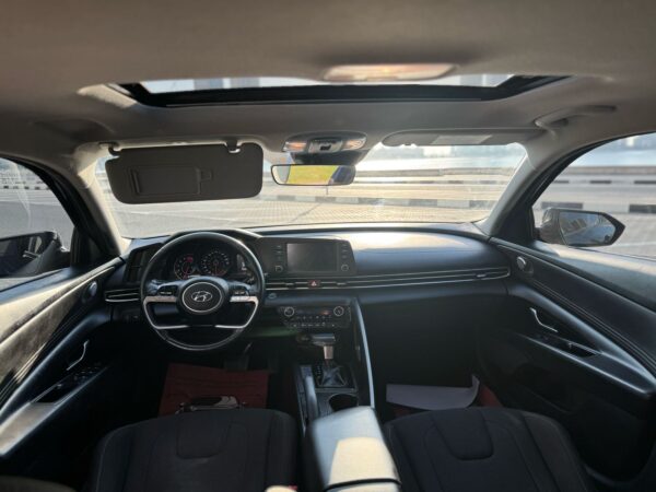 Hyundai Elantra 2022